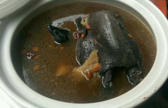                     孩子多喝汤虽有营养，但这3种汤最好少喝，可能会积食，损伤肠胃