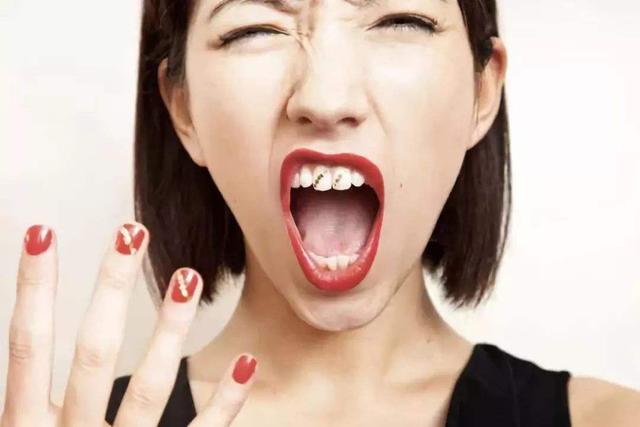                     原创            孕期身体自查：符合2条以上，说明准妈妈该注意口腔健康了