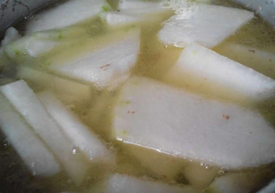                     孩子多喝汤虽有营养，但这3种汤最好少喝，可能会积食，损伤肠胃