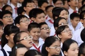 全国儿童青少年近视率53.6%，中国高中生近视率高达81% 源头在小学阶段
                
         