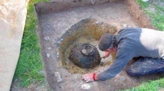 湖南农民挖出一“凶兽”，自认晦气，被日本人买走，现为日本国宝