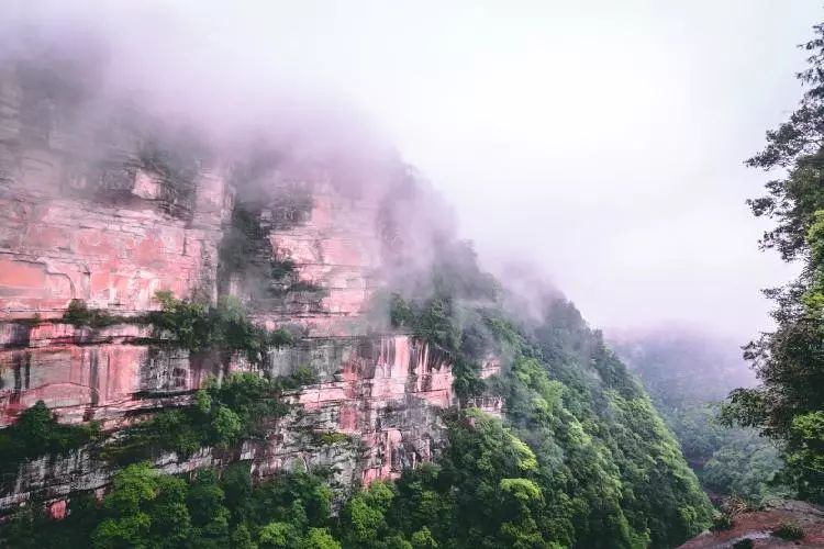 四面山土地岩景区