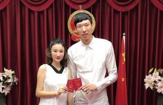 6位中国nba球员另一半对比,3对姐弟恋,王治郅两任妻子都不简单