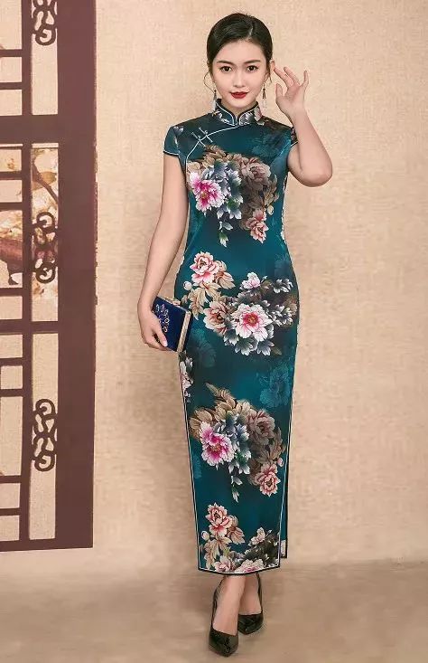 杭州丝绸旗袍大型展会来汉川了!超低价来袭,进店即送!