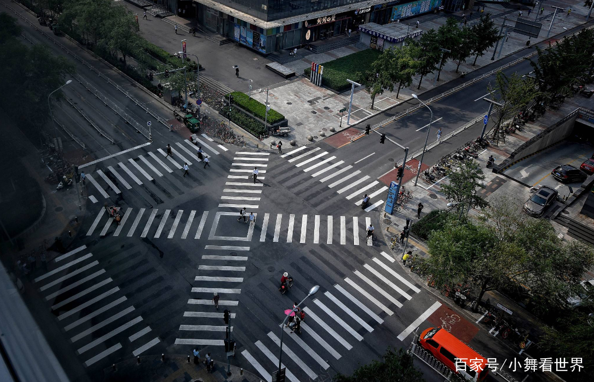 人口的十字路口_十字路口图片(2)