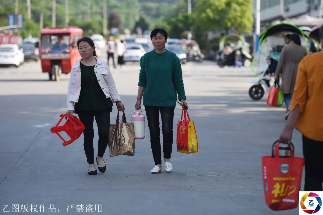 原创
实拍五一假期毛坦厂中学,万余考生紧张备考,家长聚集校门前送饭
原创
实拍五一假期毛坦厂中学,万余考生紧张备考,家长聚集校门前送饭