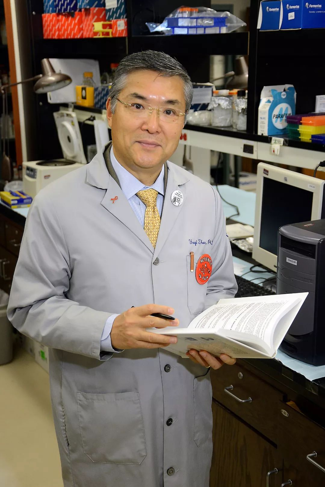 
从抡大锤的工人到美国微生物科学院院士，这位海大人是怎么做到的？


