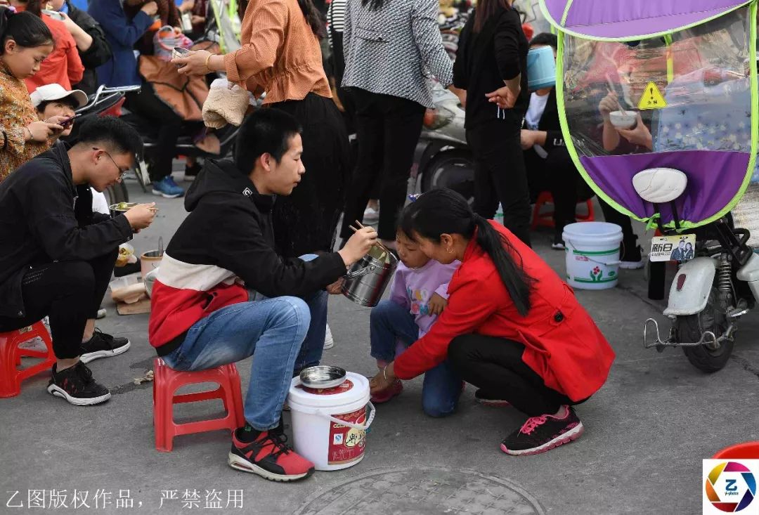 原创
实拍五一假期毛坦厂中学,万余考生紧张备考,家长聚集校门前送饭
原创
实拍五一假期毛坦厂中学,万余考生紧张备考,家长聚集校门前送饭
