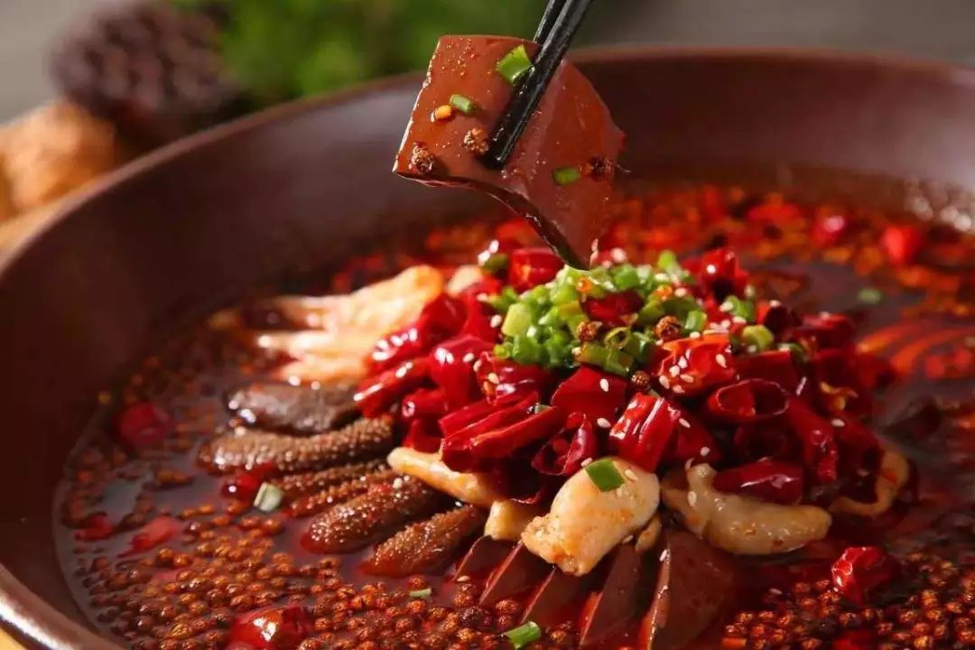 毛血旺是重庆的特色菜