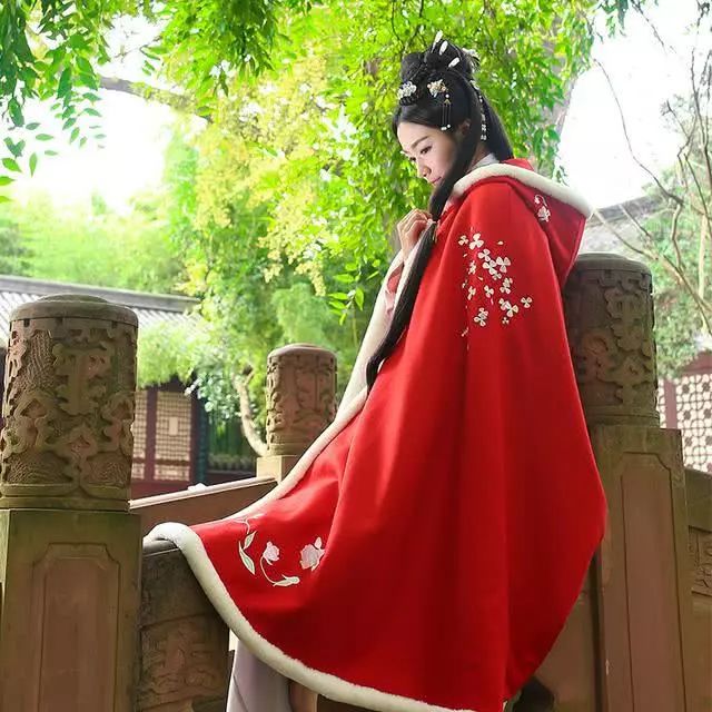 女生汉服搭配技巧 59cc713fb3f74d44b643bb8332fd9703.jpeg