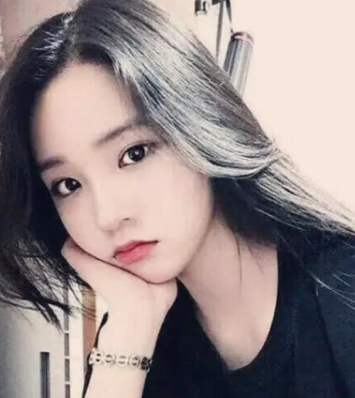 男票“我玩会游戏”,直女“不准玩”,这么回让他越来越“黏”你