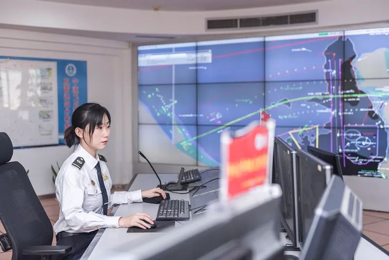 【"五一"人物】"国旗"守护人的最后一个劳动节和新值班员的第一个劳动