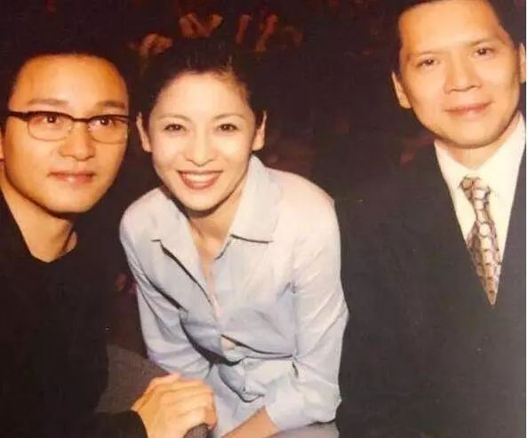 陈岚年轻时候是干什么的 84615fcd2319448885deefb52aee86e7.jpeg