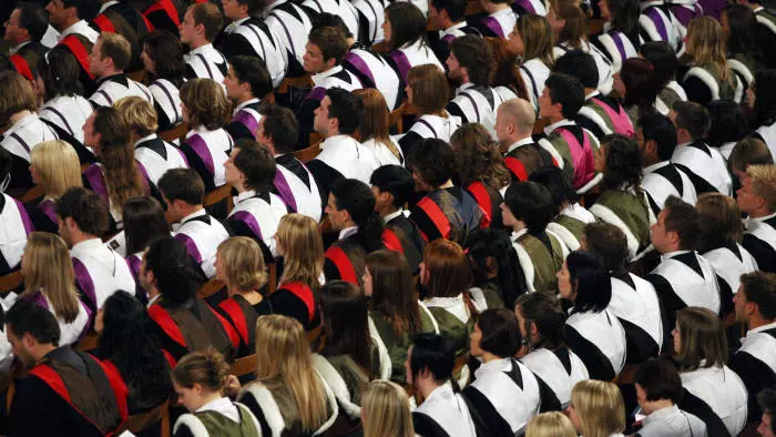 
英国大学拟大涨欧盟留学生学费，涨幅为150%！


