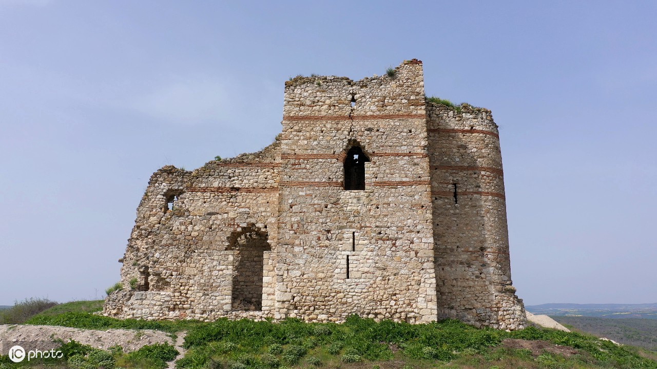 保加利亚保存最完好的中世纪后期城堡
