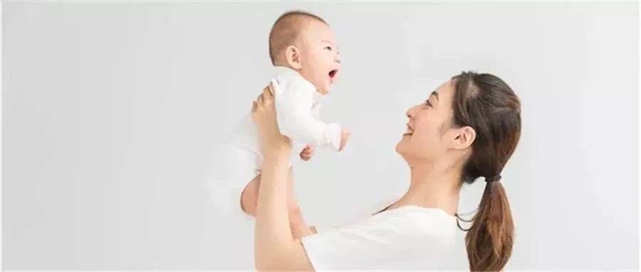                     家长们知道宝宝第一颗乳牙在出生后第几个月萌出吗？