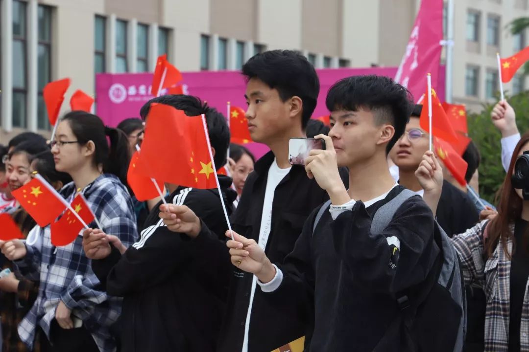 超赞快闪,培华学子这样秀对ta的爱!