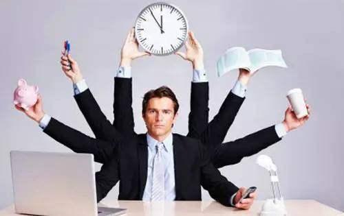 
报考人数最多的3个专业，已经“泛滥成灾”，报考要三思


