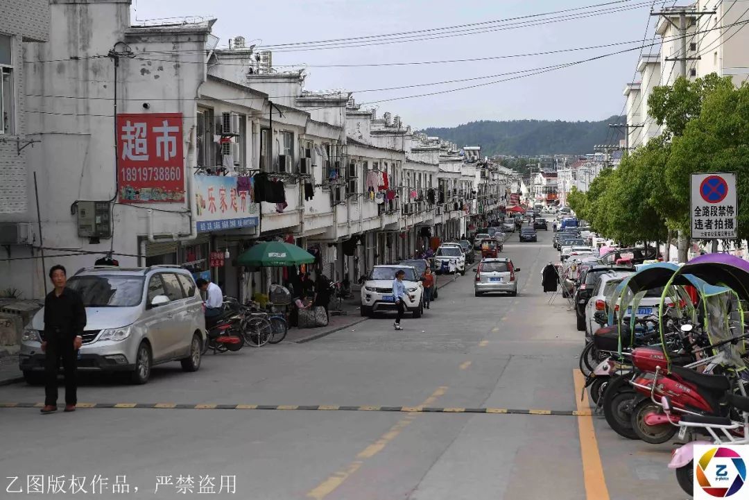 原创
实拍五一假期毛坦厂中学,万余考生紧张备考,家长聚集校门前送饭
原创
实拍五一假期毛坦厂中学,万余考生紧张备考,家长聚集校门前送饭