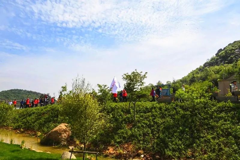 锦屏山游步道正式开放, 数千位市民及旅游爱好者 共同见证了巍巍锦屏
