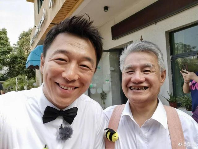 黄渤新综艺开播,与5位认知障碍老人一起营业餐