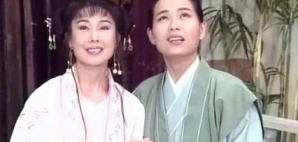 《新白娘子传奇》"李碧莲",为爱退娱乐圈,今年过六十宣布复出
