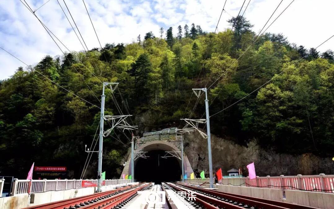 西成高铁大秦岭隧道