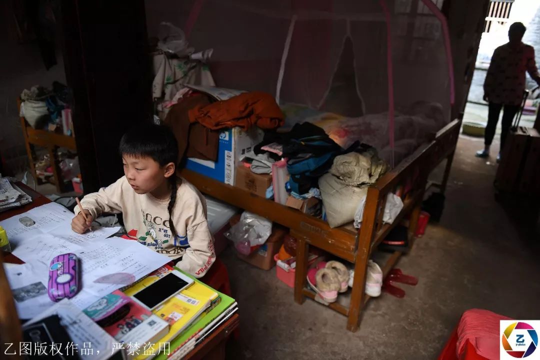 原创
实拍五一假期毛坦厂中学,万余考生紧张备考,家长聚集校门前送饭
原创
实拍五一假期毛坦厂中学,万余考生紧张备考,家长聚集校门前送饭