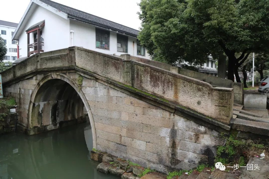 浙东运河萧山-绍兴段西起杭州西兴的钱塘江边,至绍兴上虞东关镇曹娥江