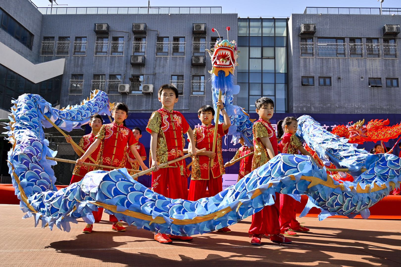 
中国一中东欧国家合作首次走进中国中小学校园，“民心相通要从娃娃抓起”


