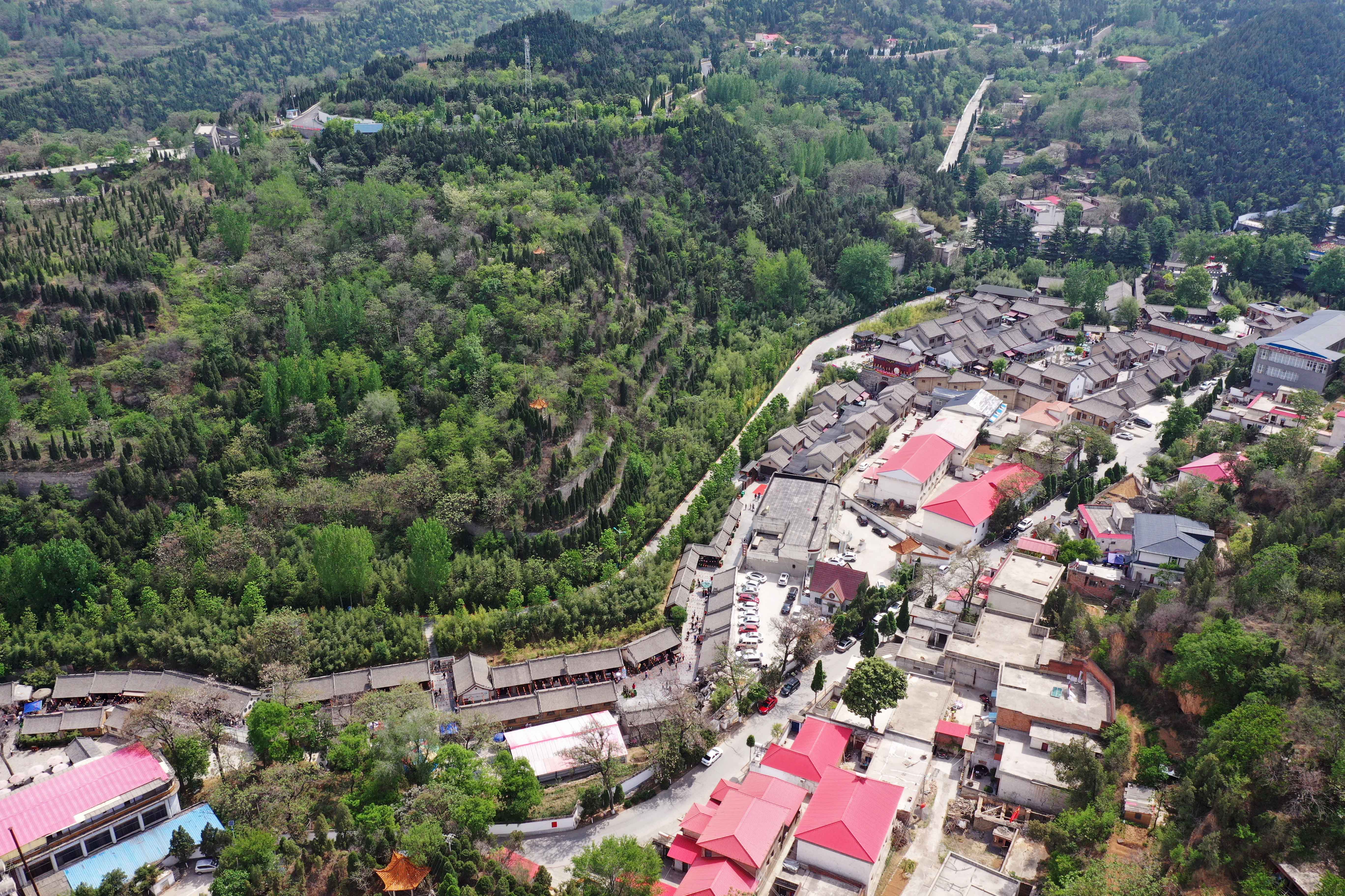 河南巩义竹林镇:旅游带动促"绿水青山"成"金山银山"