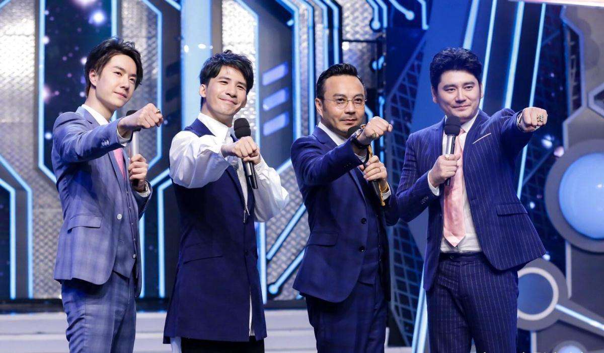 离开《天天向上》,俞灏明已转型,小五回国当兵,他却令人堪忧