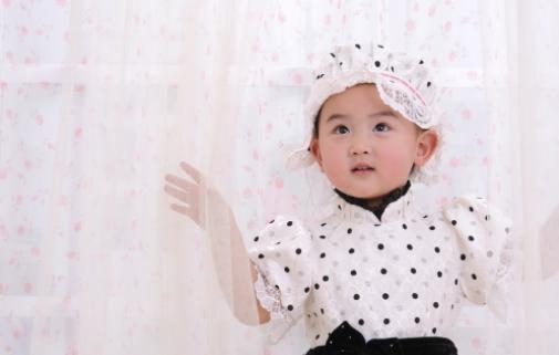                     宝宝晚上睡觉开夜灯坏处多，妈咪别再坑娃了