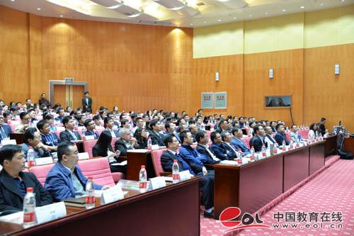 归国正当时,湖北大学首届国际青年学者沙湖论坛成功举办!
归国正当时,湖北大学首届国际青年学者沙湖论坛成功举办!