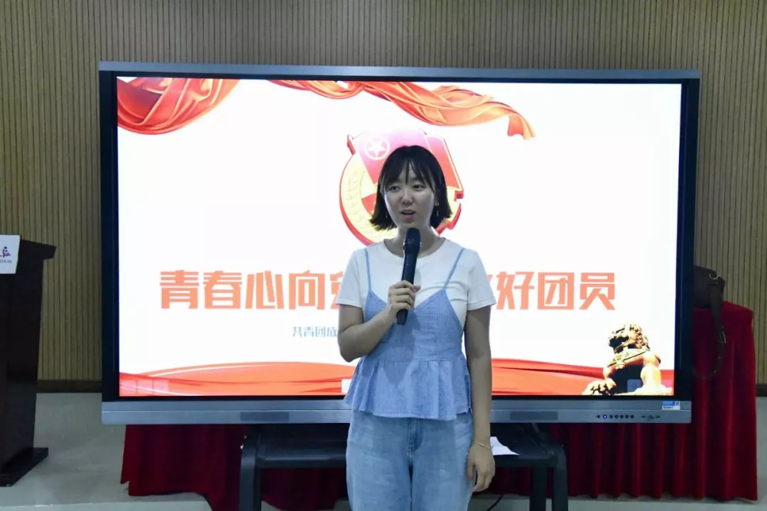 成外高新团课培训暨入团考试,让每位学生争做“优秀好团员”!
成外高新团课培训暨入团考试,让每位学生争做“优秀好团员”!