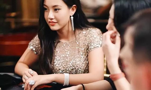 
富豪花4400万进斯坦福幕后：中国人的美国名校情结，已有100年


