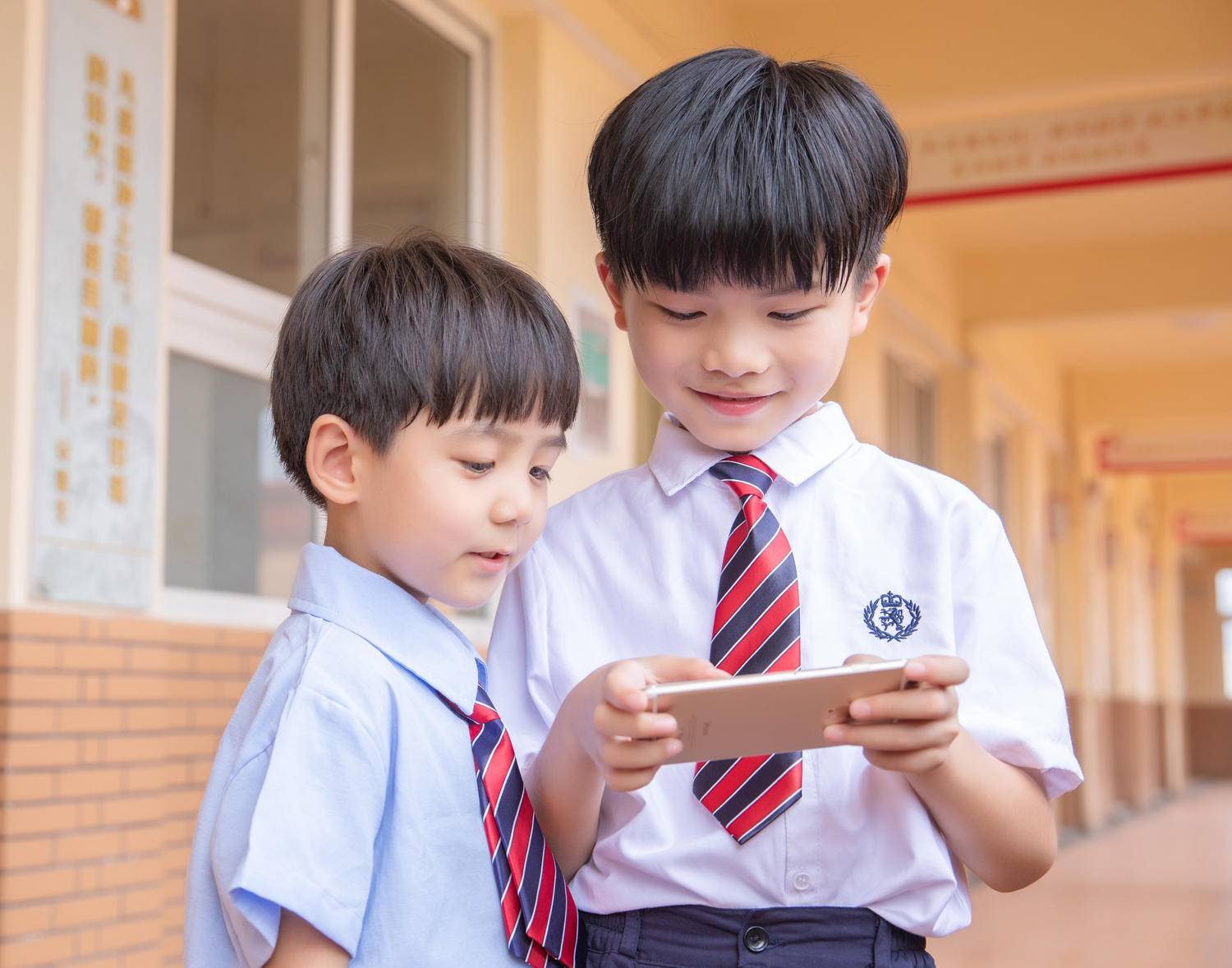 怎么才能让自己自觉不玩手机 282a77ba023c4bd0b165340fc0fe0adc.jpeg