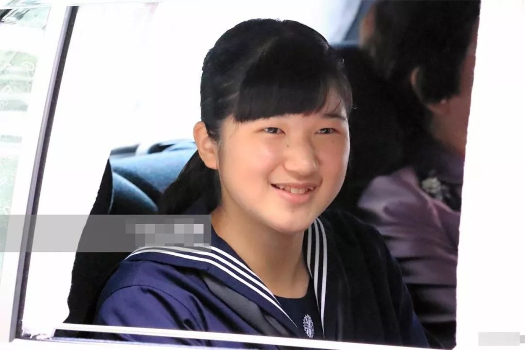 原创59岁日本新天皇受拥戴却因继承权被民众议论女儿为何不如儿子