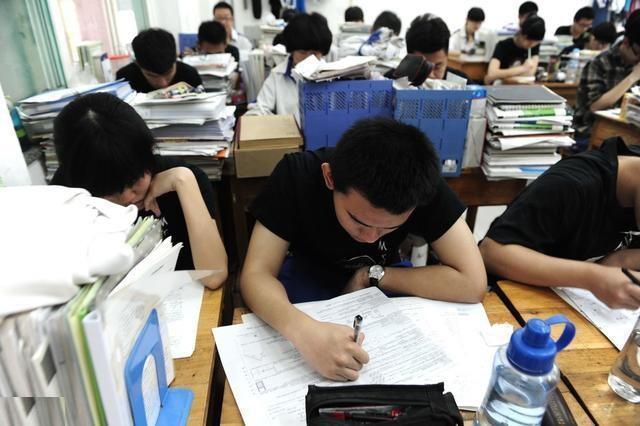 
“高三学生”，高考前最后一个月，最应该做的几个动作


