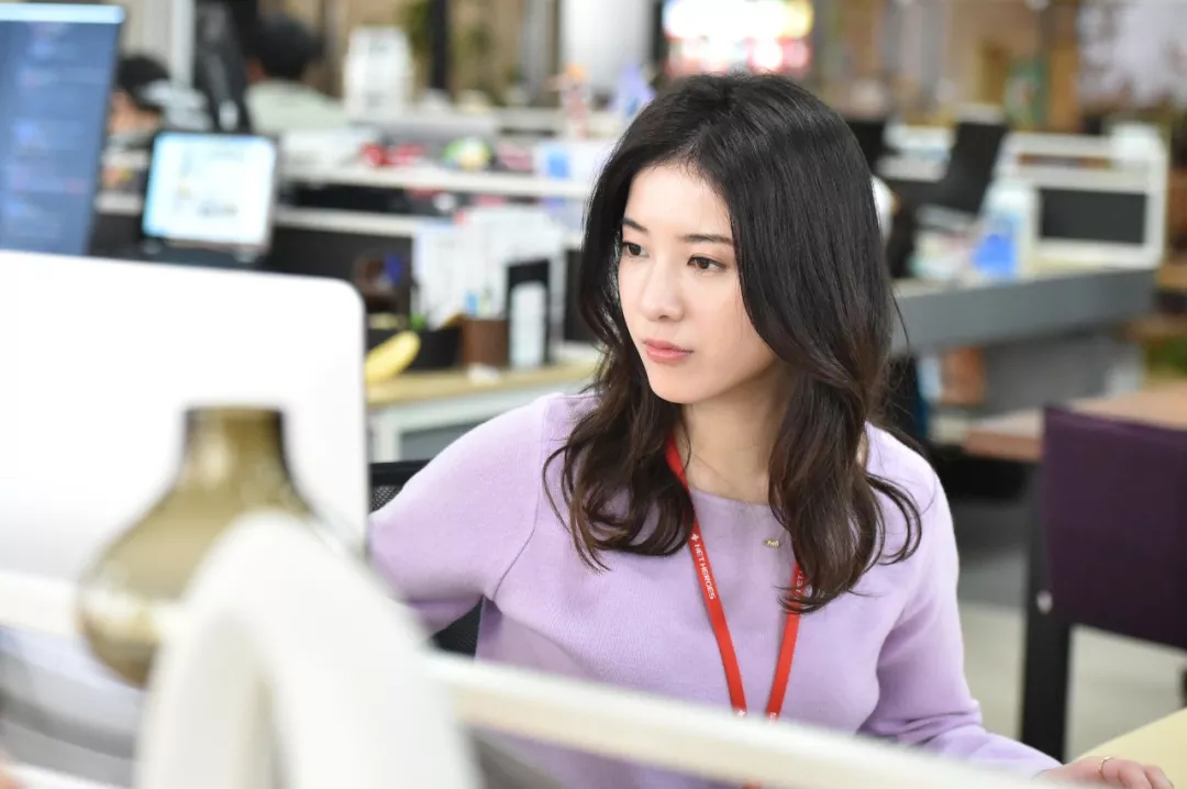 下班的图片配图 3c5bde354f3d446ca3d2e20749e1275d.jpg