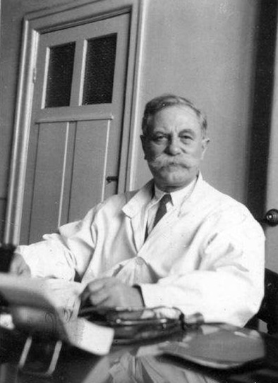 28岁名媛嫁给82岁外国老头,34岁开始守寡,临终前讲出婚姻真相_吴似丹