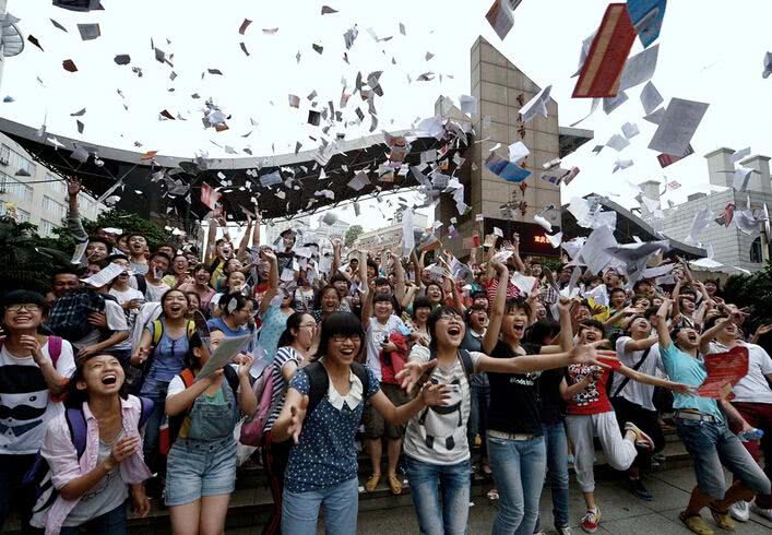 
原创
高考还剩30多天，高三学子许下愿望，让人心酸，考生的苦有谁知


