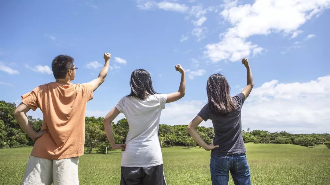 我们调查了200万名大学生,发现真实的95后00后居然是这样的!
我们调查了200万名大学生,发现真实的95后00后居然是这样的!