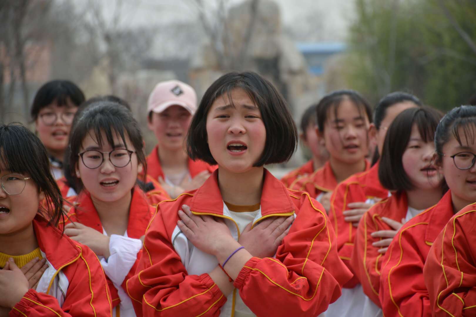 
原创
山东惠民：女生冲刺中考痛哭流涕高呼口号如上战场


