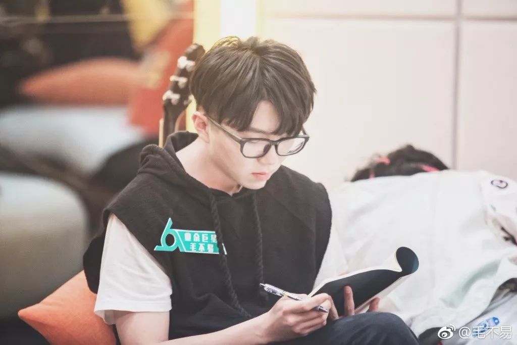 94年的巨星毛不易,写出了94岁都会听哭的歌