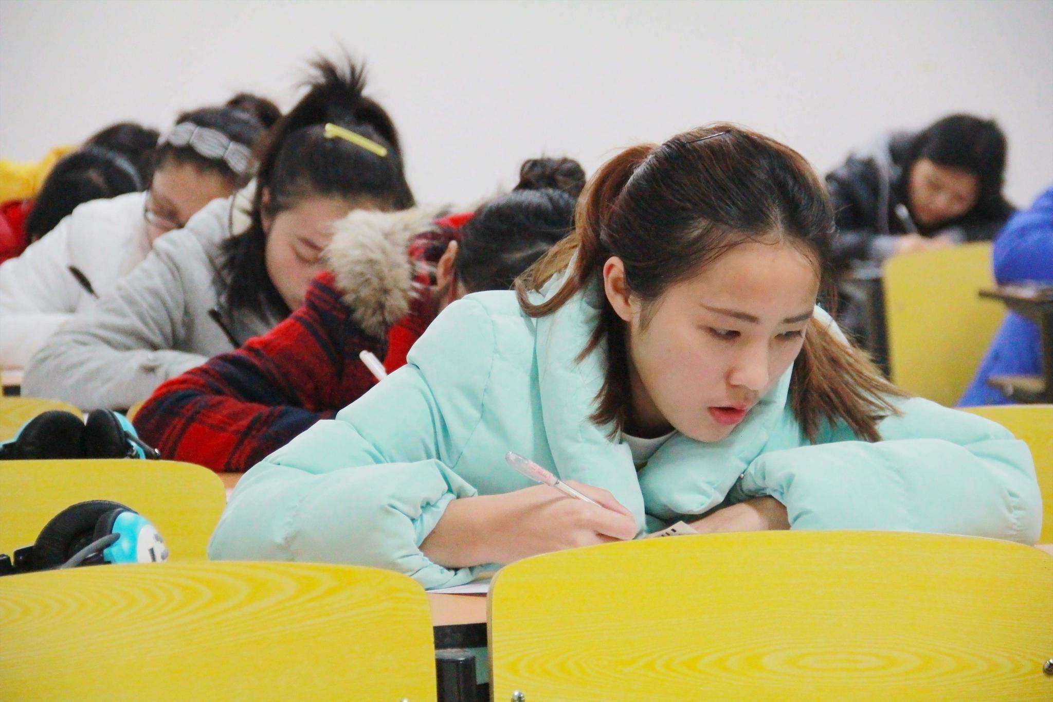 
原创
高考还剩30多天，高三学子许下愿望，让人心酸，考生的苦有谁知


