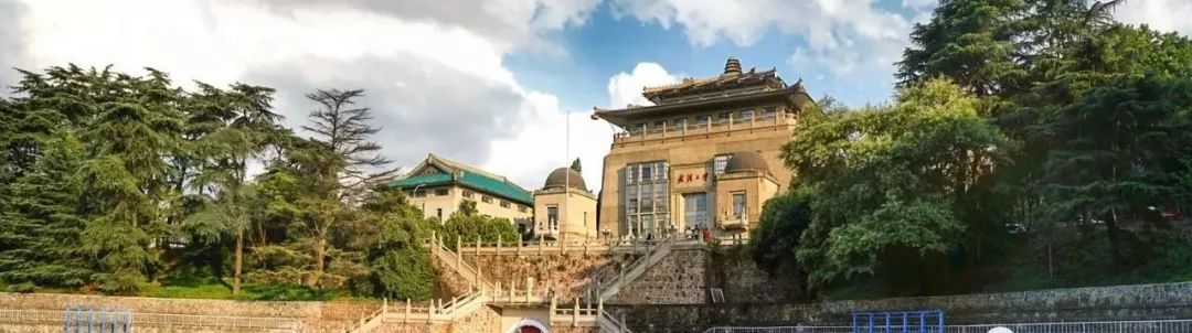 国内十所适合谈恋爱的大学,你最心仪哪一所?
国内十所适合谈恋爱的大学,你最心仪哪一所?