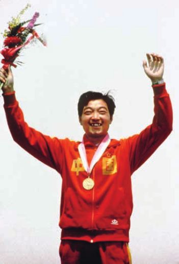 在改革开放和社会主义现代化建设中建功立业的