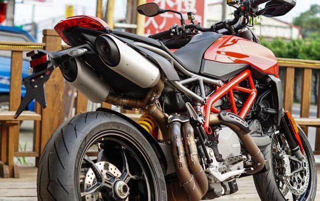 最精致的滑胎摩托车2019款杜卡迪hypermotard950实车欣赏