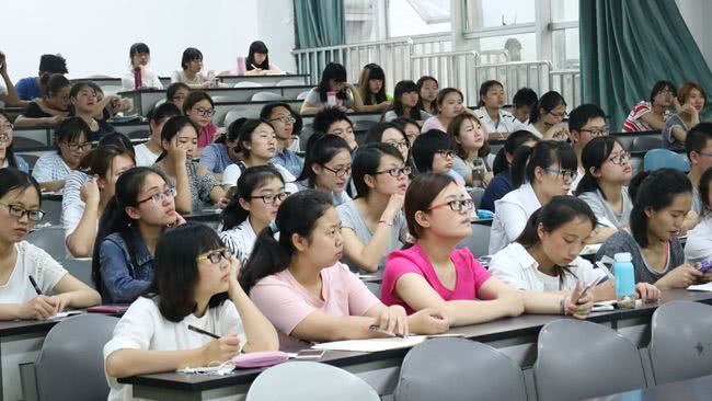 原创
家庭条件不好,没钱上大学?采取这几种方式,上大学不花一分钱
原创
家庭条件不好,没钱上大学?采取这几种方式,上大学不花一分钱